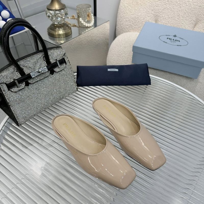 Pra*a slippers